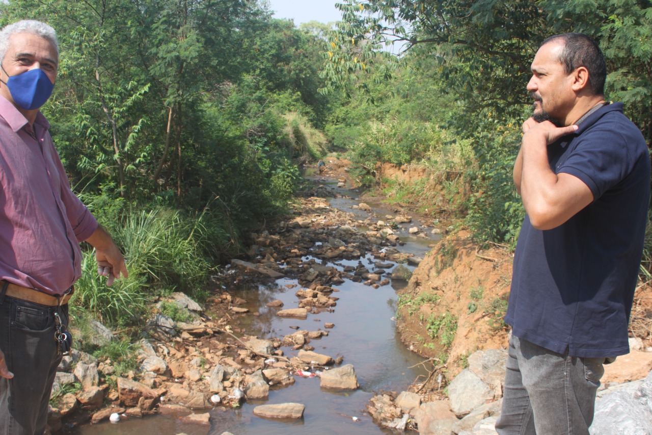 FELISBERTO TAVARES DENUNCIA OMISSÃO DO PODER PÚBLICO E FALTA DE CONSCIENTIZAÇÃO DA COMUINIDADE EM PRESERVAR O MEIA PONTE.