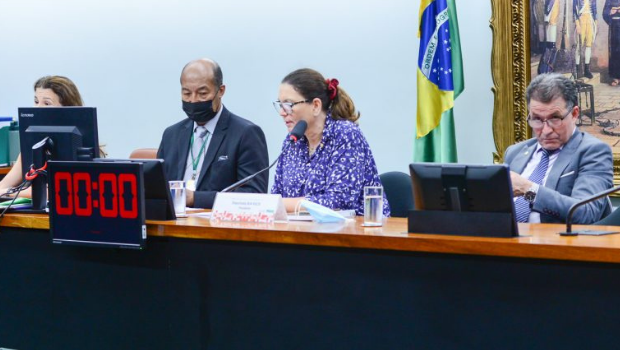 CCJ aprova PEC que reduz idade de aposentadoria de ministros do STF