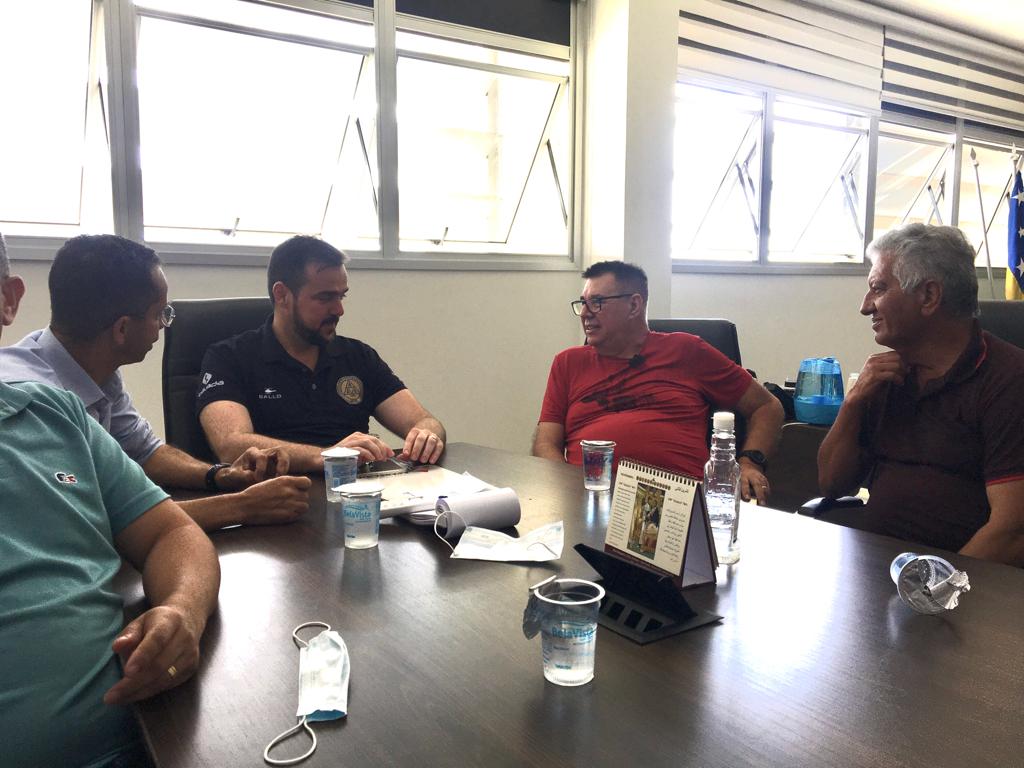 GUSTAVO MENDANHA RECEBE VISITA DO CANTOR JUNIOR “SOLDADO FERIDO” E LIDERANÇAS DA REGIÃO LESTE.