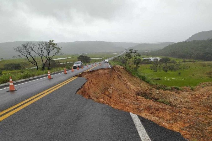 Cratera na Chapada dos Veadeiros fará motorista andar 83km a mais