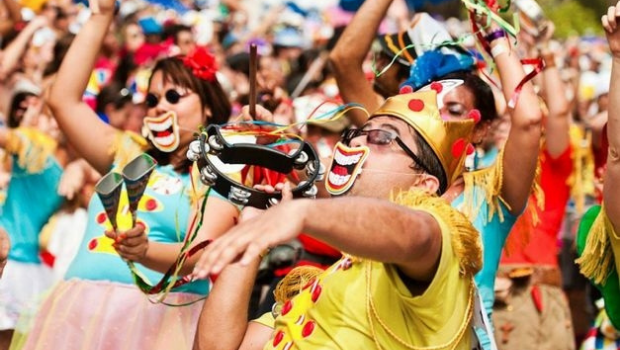 80% de pessoas do Centro-Oeste são contra a realização do Carnaval em 2022