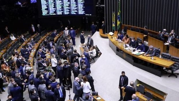 Câmara dos Deputados aprova legalização e tributação de jogos de azar; veja como votaram os goianos