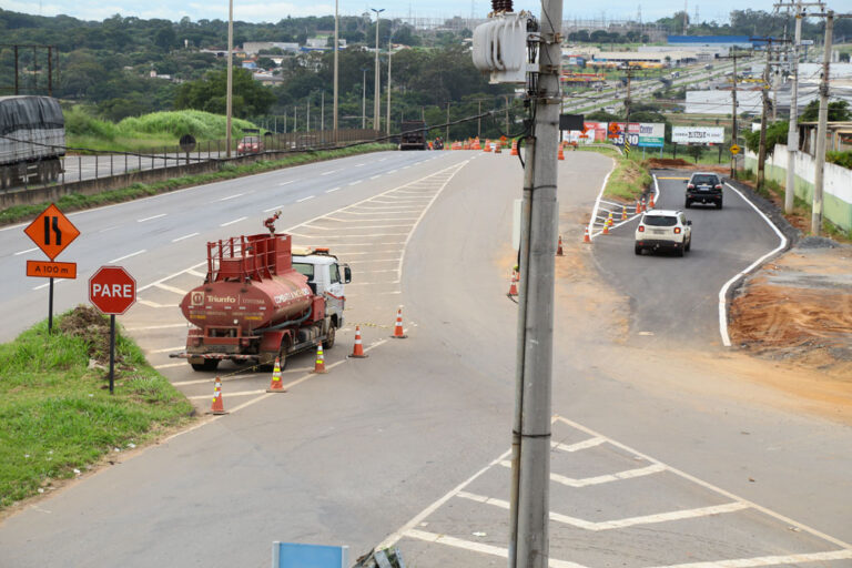 Trecho sinalizado para desvio da BR-153 é liberado em Aparecida