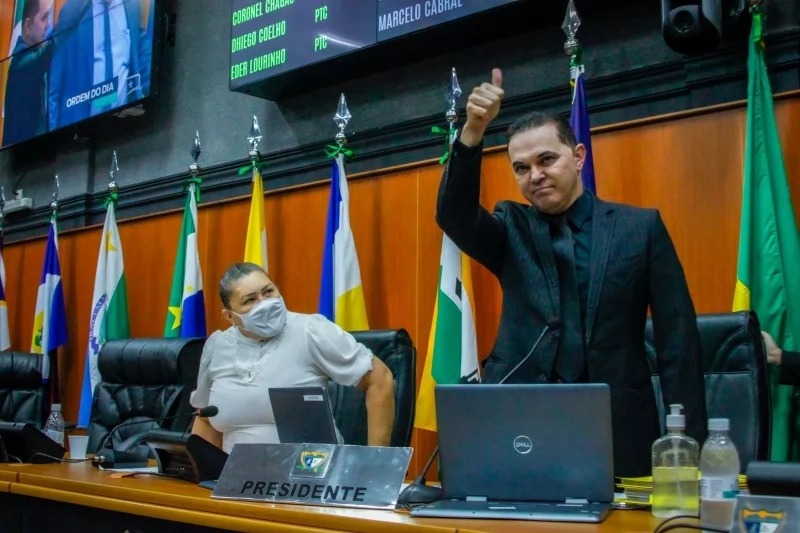 Jalser Renier inicia exonerações na ALE. Veja quem saiu e quem entrou