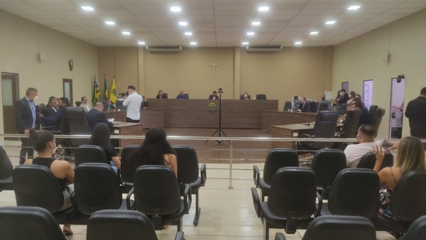 Vereadores de Aparecida devolvem dinheiro por erro de gestão