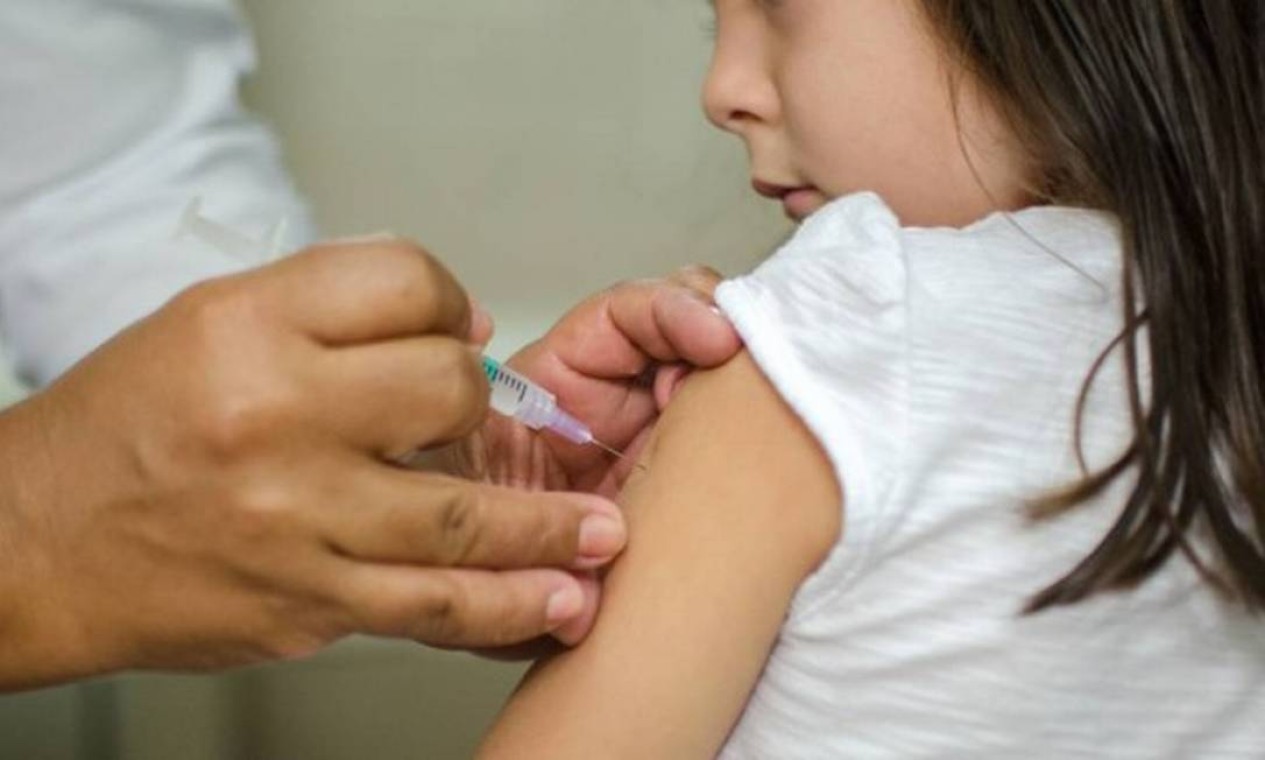 Deixar de vacinar crianças pode ser crime, dizem especialistas