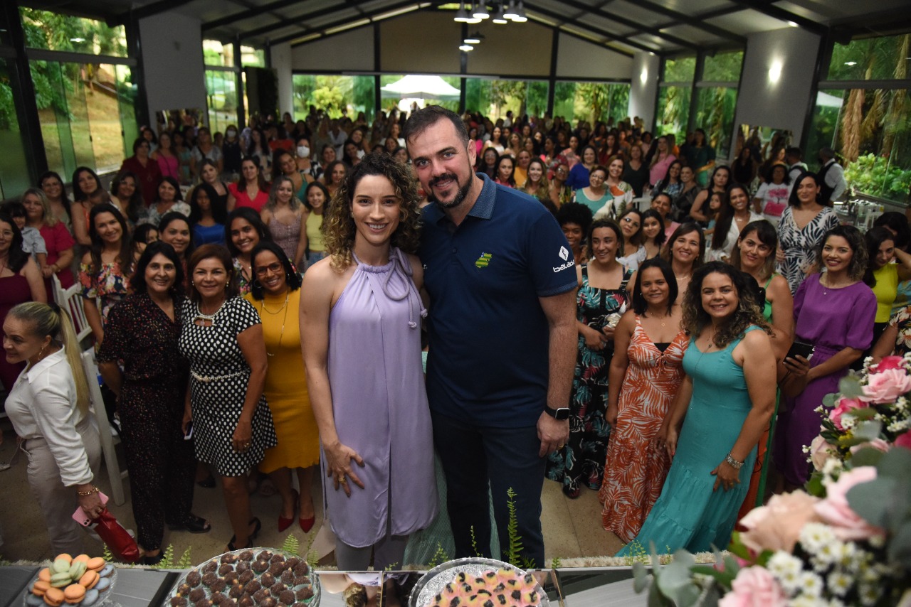 Gustavo Mendanha participa de evento para mulheres, promovido por Mayara