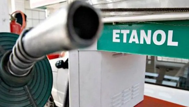 Efeito da disparada da gasolina, álcool deve subir nas próximas semanas