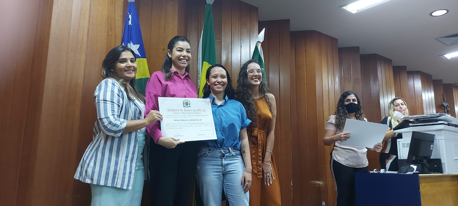 Sabrina Garcez homenageia Feira das Minas na Câmara Municipal de Goiânia