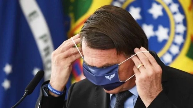 Cai reprovação à gestão de Bolsonaro na pandemia, revela Datafolha