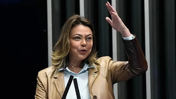 Leila Barros vai disputar o governo do Distrito Federal e diz que não recua