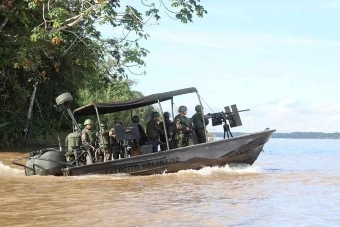 Desaparecidos na Amazônia: polícia encontra sangue em lancha de suspeito