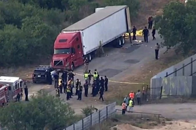 Polícia encontra caminhão com 42 corpos de imigrantes ilegais nos EUA