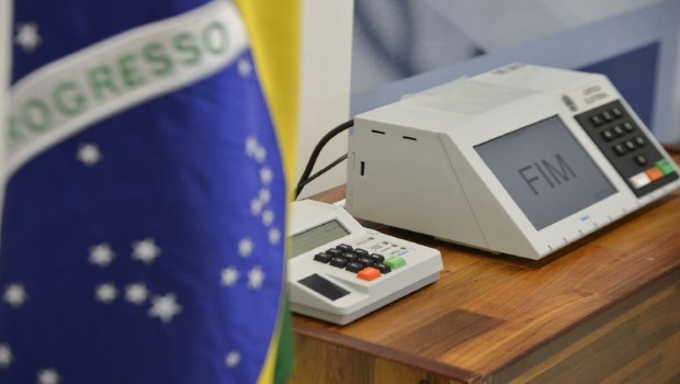 Justiça Eleitoral abre prazo para pedido de voto em trânsito