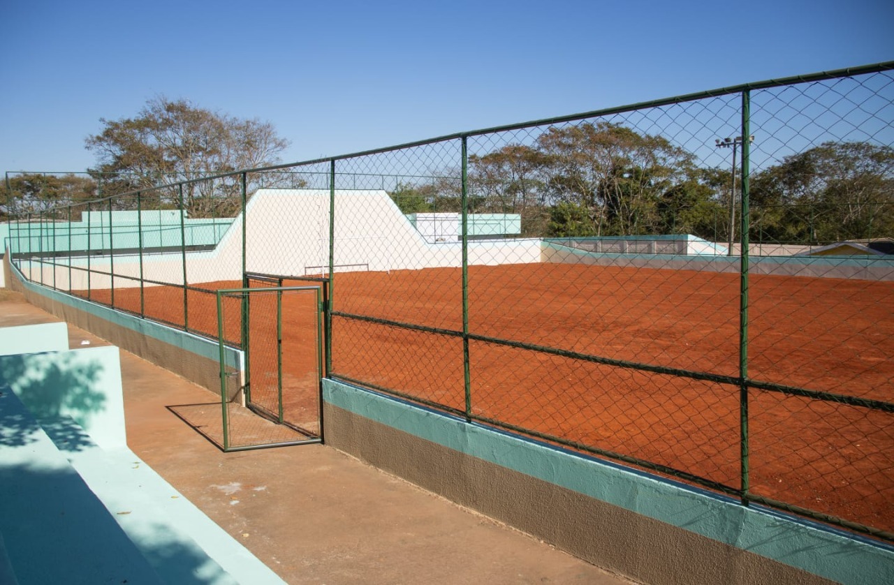 Investindo em esporte e lazer, Senador Canedo conclui reforma de campo de futebol no Jardim das Oliveiras