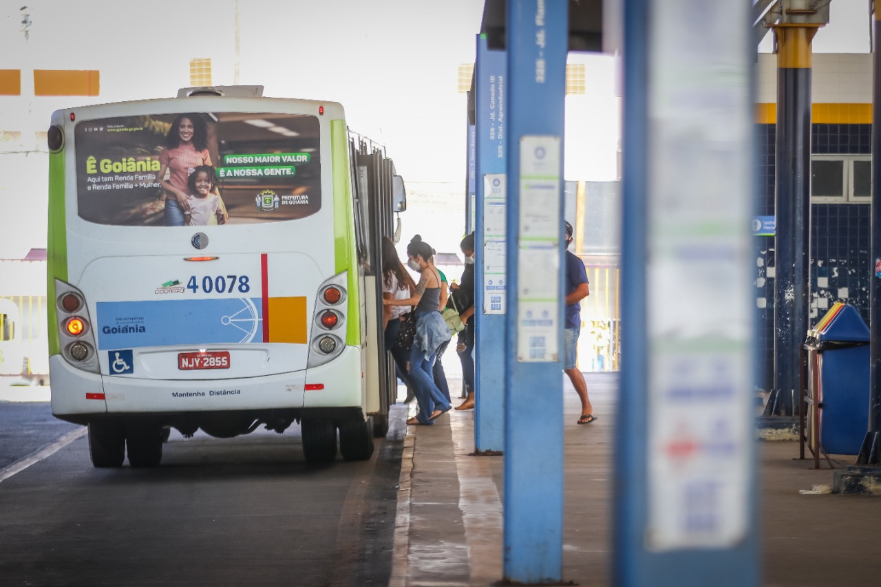 Atendendo pedido da comunidade, Senador Canedo inaugura linha de ônibus no Flor do Ipê