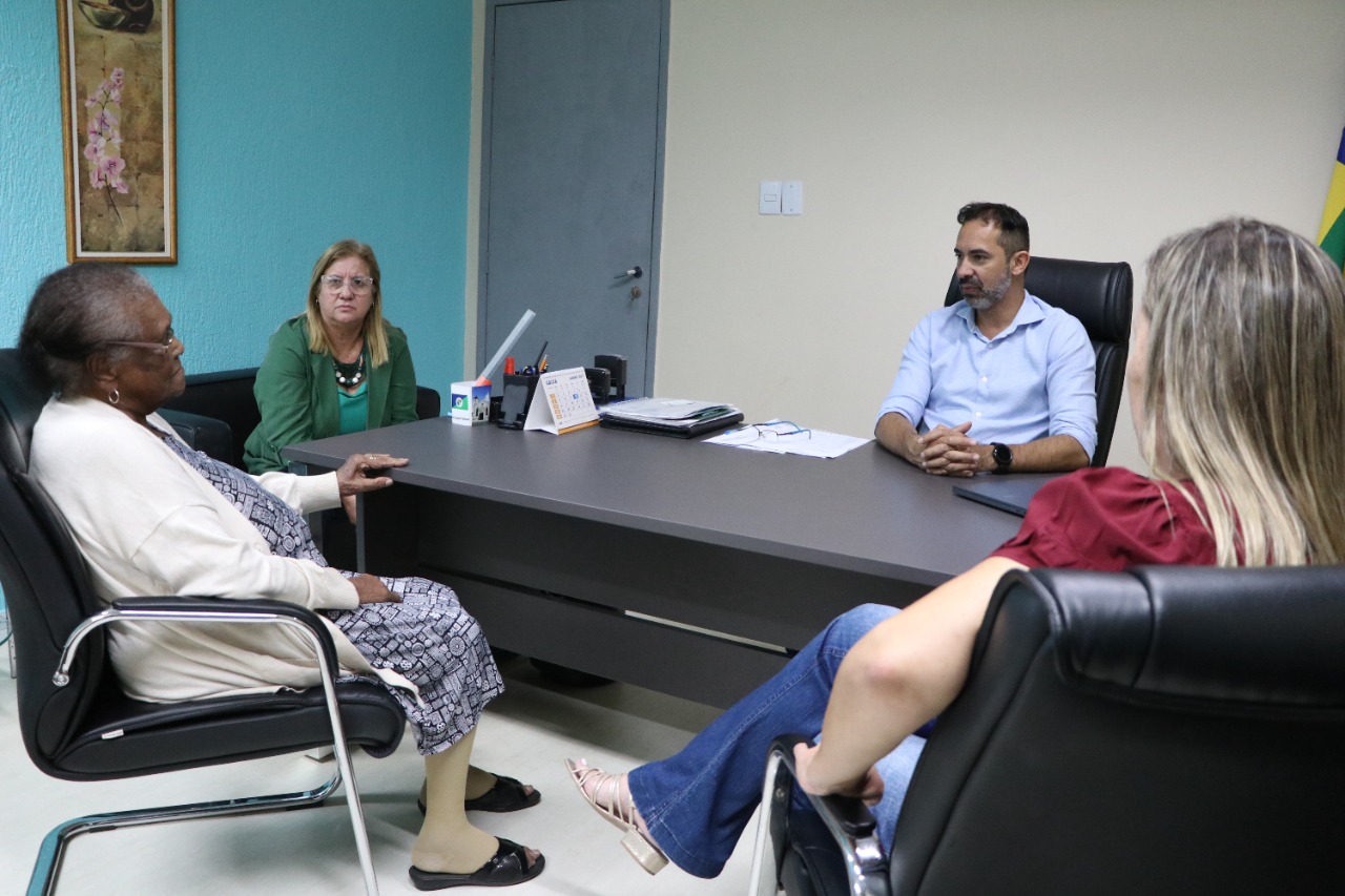 Senador Canedo inicia celebrações de folia de reis, reforçando tradição na cidade.