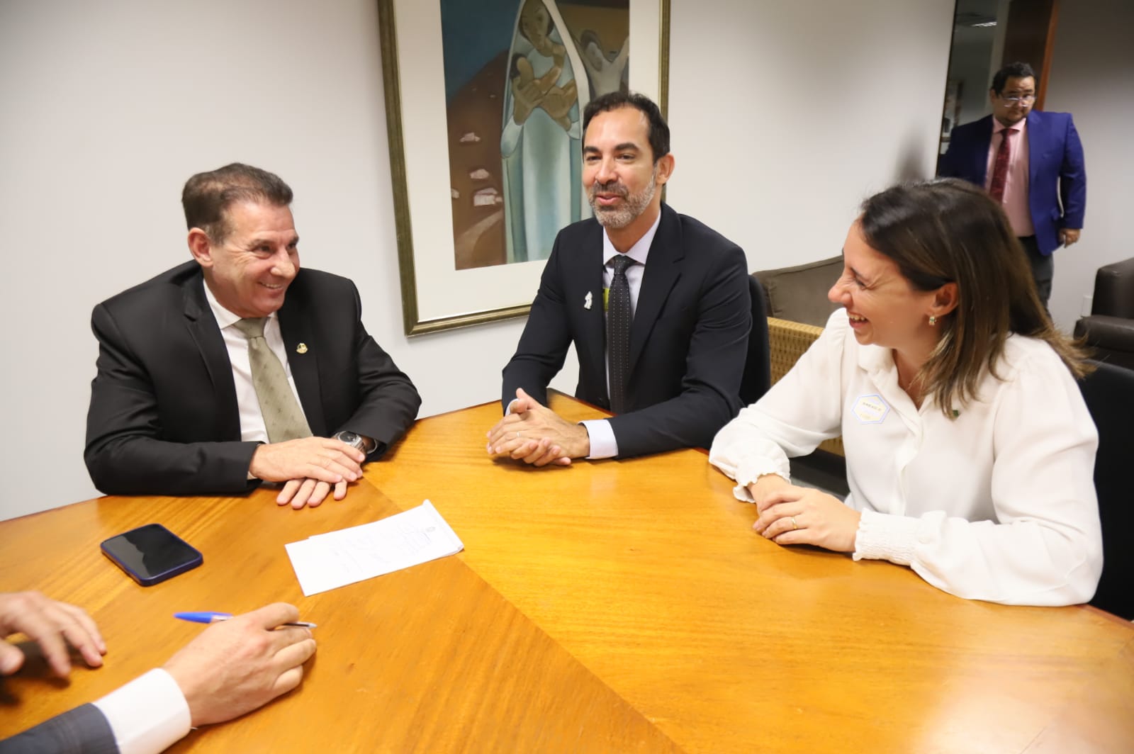 Em Brasília, Fernando Pellozo busca emendas para Senador Canedo