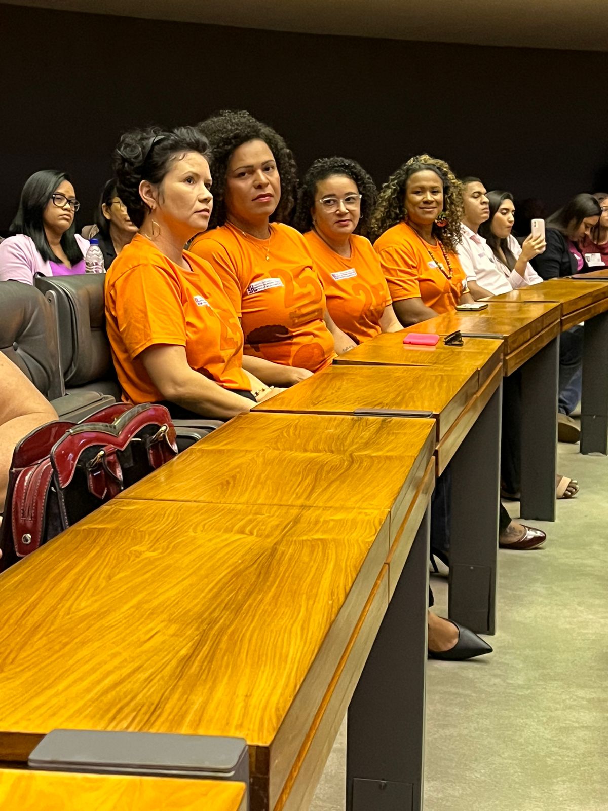 Primeira-dama de Senador Canedo participa do lançamento de Frente Parlamentar em Brasília