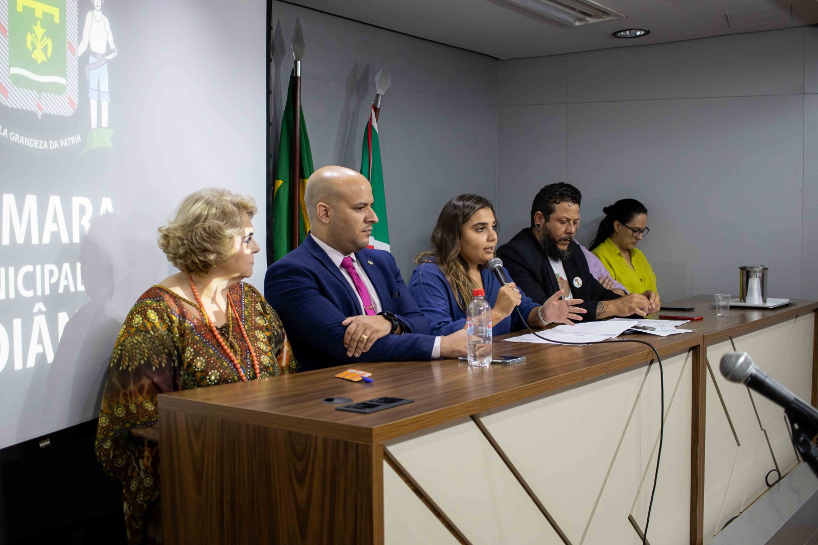 CCJ aprova proposta de Sabrina Garcez que cria Frente Parlamentar da Habitação Social