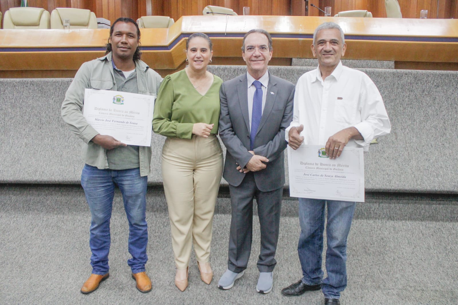 LIDERANÇAS DA REGIÃO LESTE SÃO HOMENAGEADOS JUNTAMENTE COM O PRESENTE NACIONAL DO SEBRAE