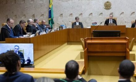 STF forma maioria para cassar sete deputados; julgamento será reiniciadoEles consideraram que, ao manter os mandatos de parlamentares eleitos com base em uma regra considerada inconstitucional, o tribunal prejudicaria candidatos que deveriam estar no cargo