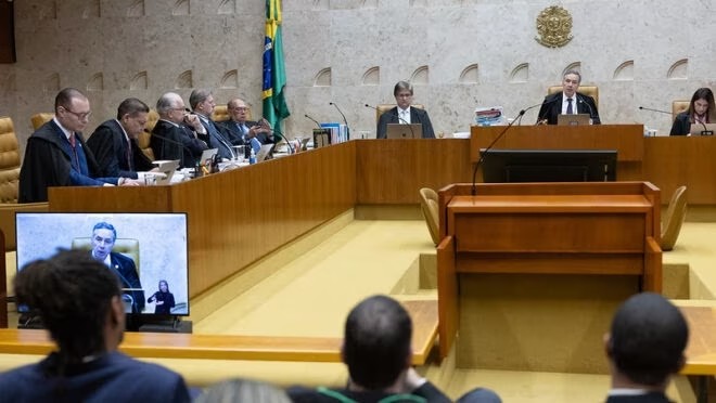 STF forma maioria para cassar sete deputados; julgamento será reiniciadoEles consideraram que, ao manter os mandatos de parlamentares eleitos com base em uma regra considerada inconstitucional, o tribunal prejudicaria candidatos que deveriam estar no cargo