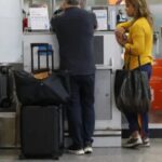 Aposentados poderão comprar passagem aérea por até R$ 200 cada trecho