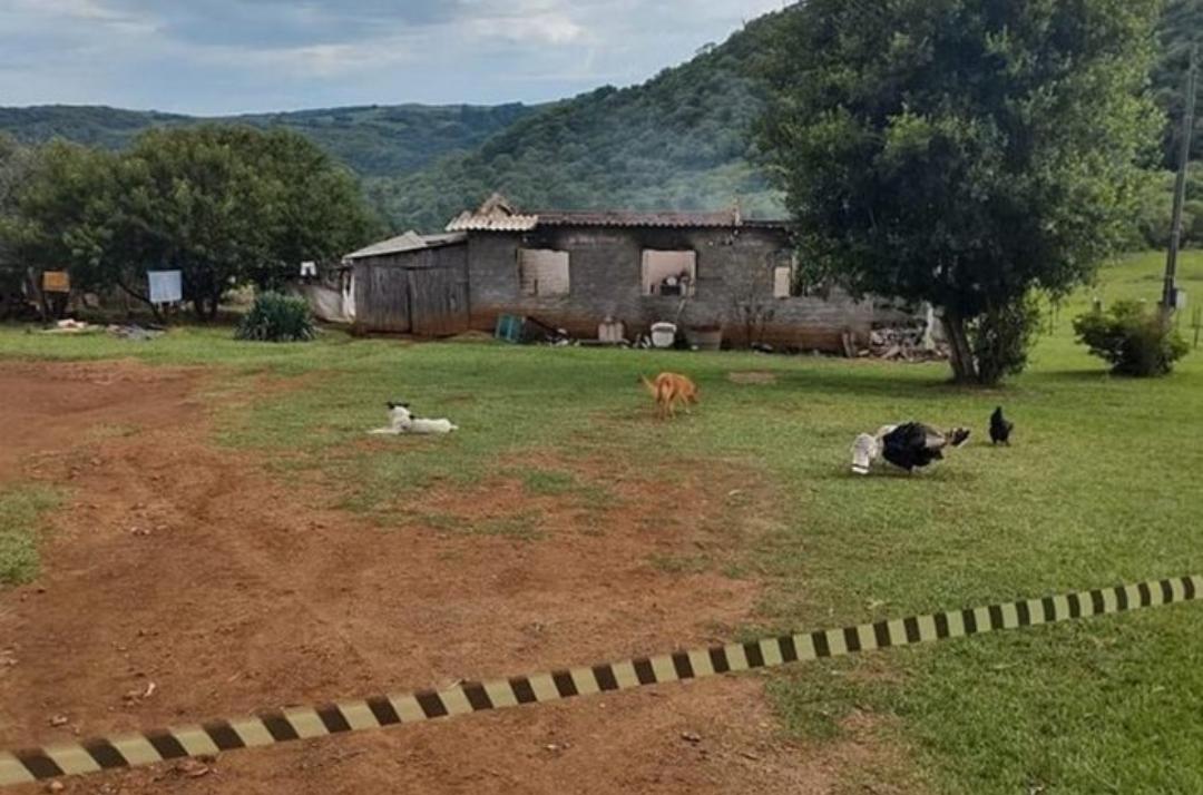 Matou o pai, mãe, irmã e foi a boate