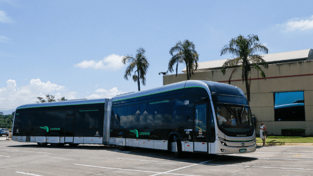 Caiado apresenta primeiro ônibus articulado 100% elétrico a rodar no Eixo Anhanguera