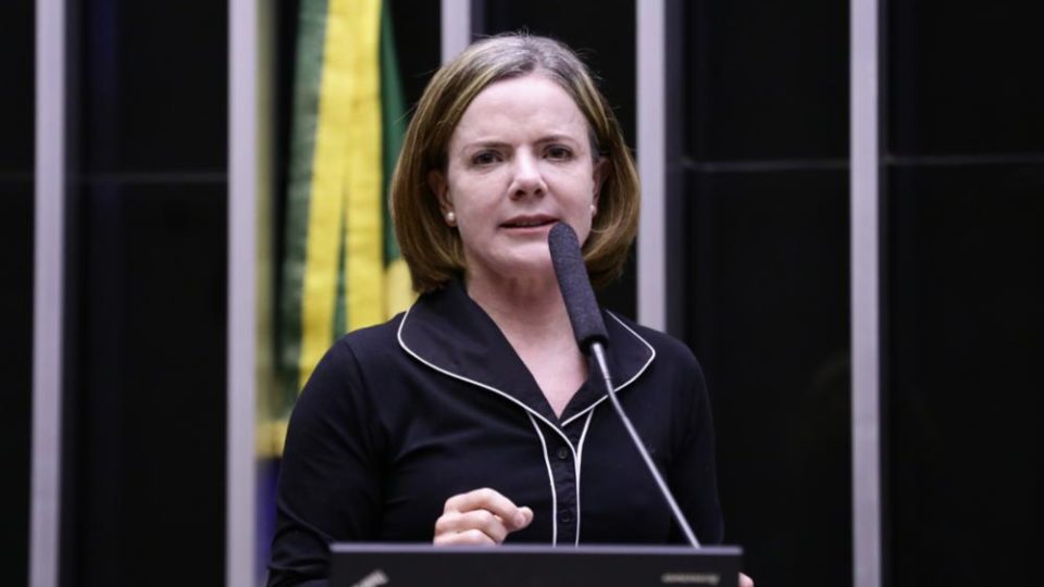 Gleisi Hoffmann diz que Lula não vai atender ao “mimimi do mercado”