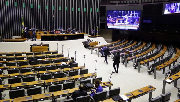 Janela partidária: parlamentares se preparam para mudanças de siglas