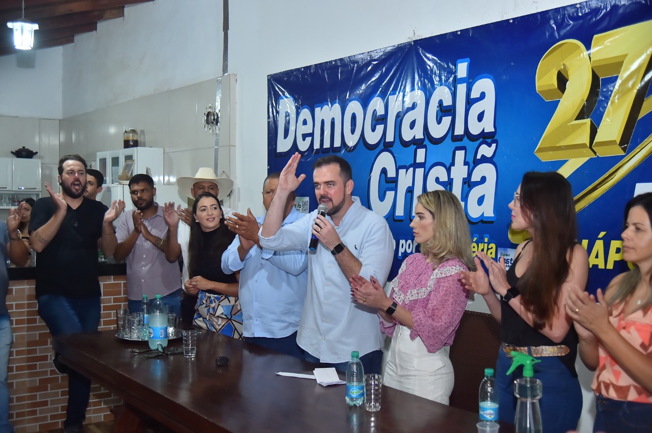 Mendanha recebe apoio de Policarpo e lideranças de Anápolis 