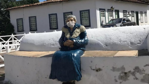 Cidade de Goiás já publicou decreto exigindo as máscaras em ambientes fechados e Pirenópolis estuda a possibilidade da retomada