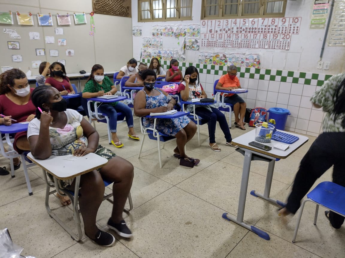 Prefeitura de Senador Canedo realiza Formatura dos Alunos do 4º Semestre (9º ano) da Educação de Jovens e Adultos (EJA)