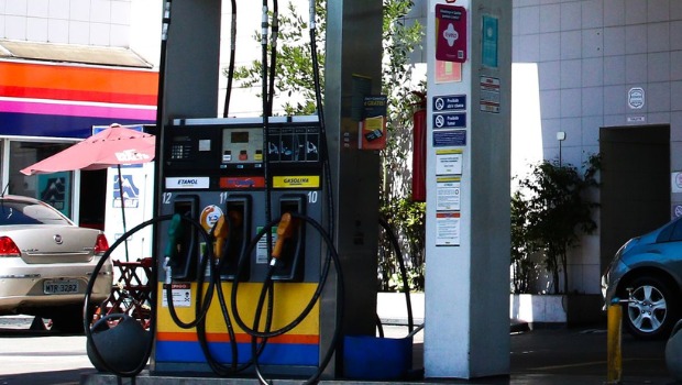 Governo de Goiás reduz alíquota do ICMS da gasolina de 30% para 17%