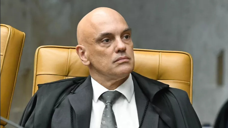 Após alegar irregularidade, Moraes dá 24h para PL apresentar relatório sobre urnas.