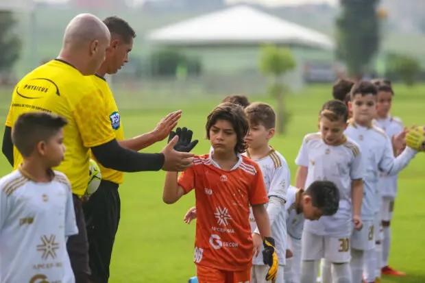 Com times da Série A, maior torneio de futebol infantil do mundo começa neste domingo, em Goiânia Cilas Gontij