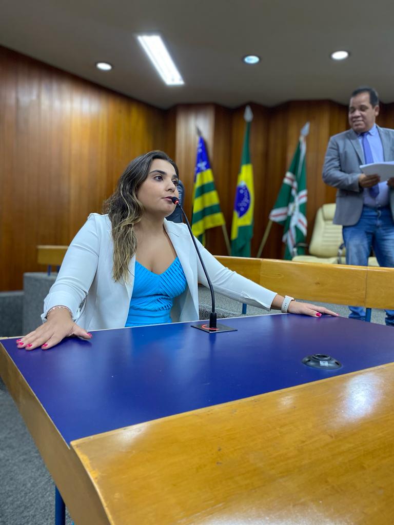 Depois do piso do magistério, Sabrina defende aprovação do plano de carreira dos administrativos da Educação