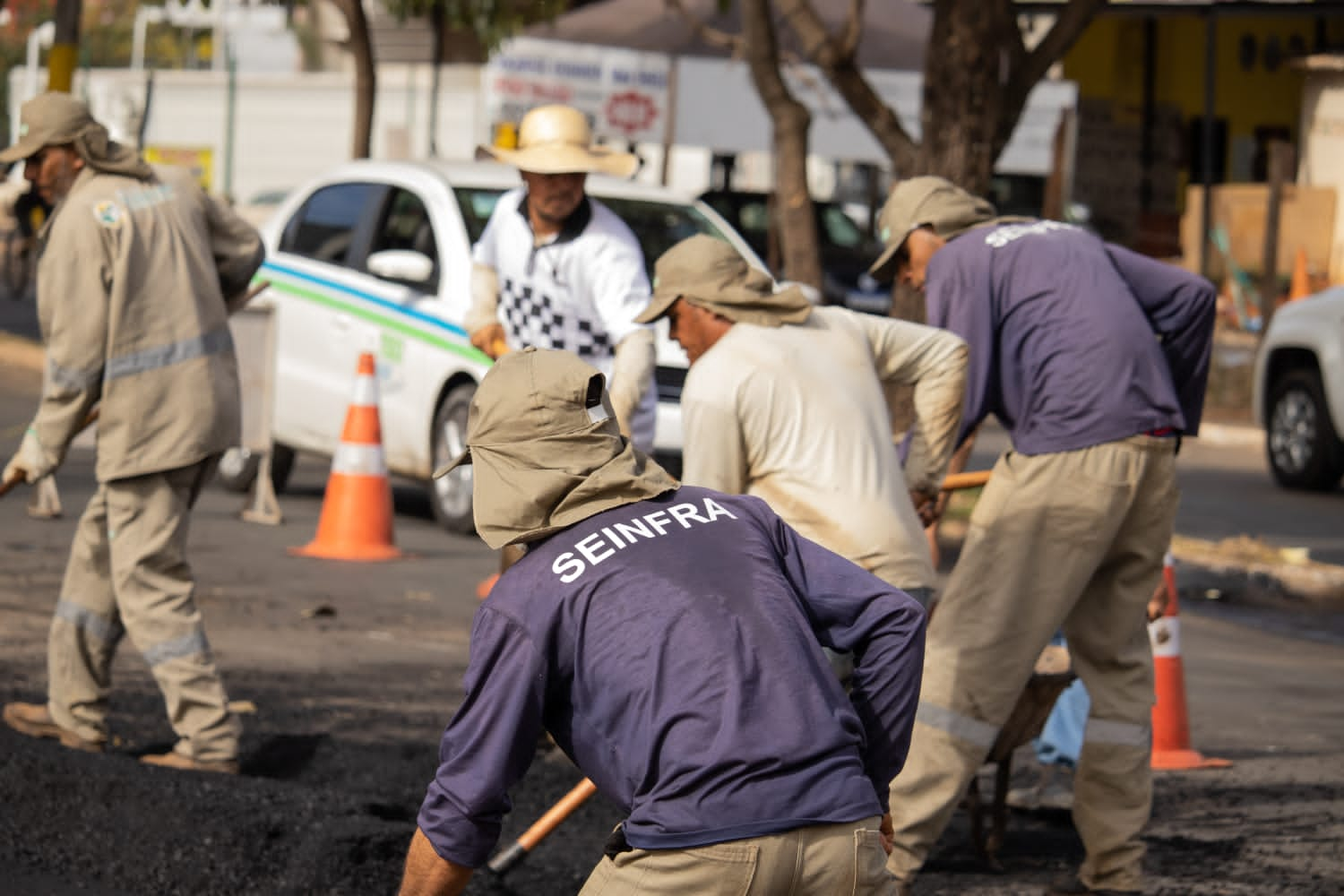 Prefeitura de Senador Canedo inicia força tarefa de tapa-buraco*