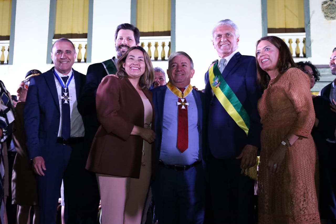 Ronaldo Caiado concede ao prefeito Vilmar Mariano título por serviços prestados a Goiás*