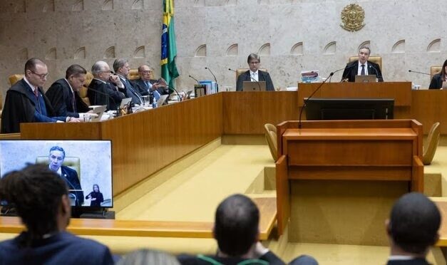 STF forma maioria para cassar sete deputados; julgamento será reiniciadoEles consideraram que, ao manter os mandatos de parlamentares eleitos com base em uma regra considerada inconstitucional, o tribunal prejudicaria candidatos que deveriam estar no cargo